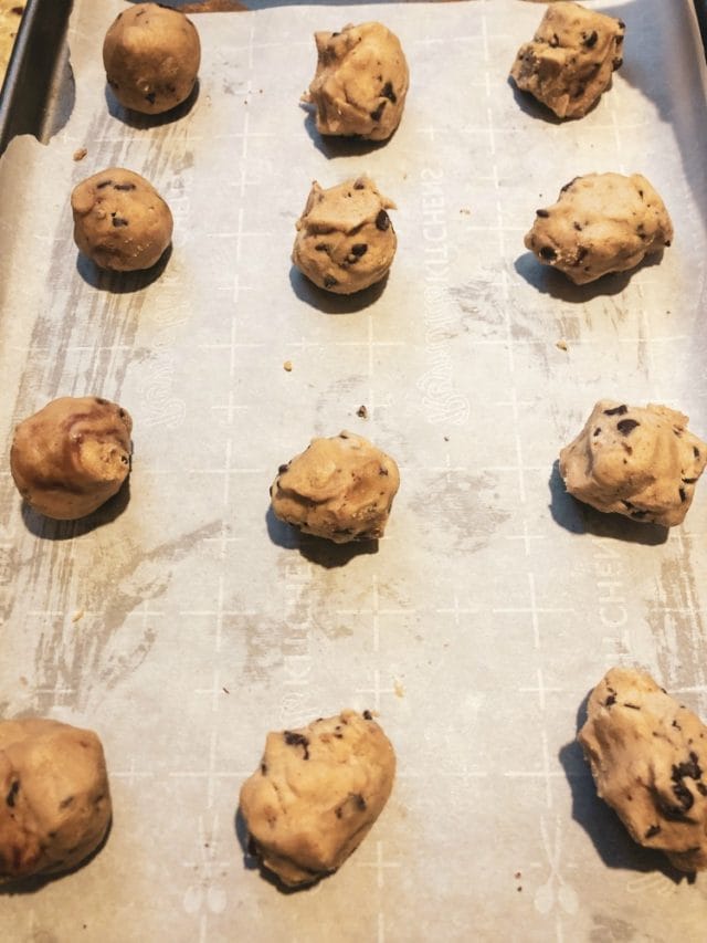 Crispy Chocolate Chip Cookies