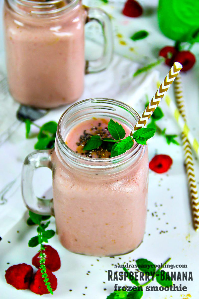 Raspberry-Banana, frozen smoothie recipe with a video 