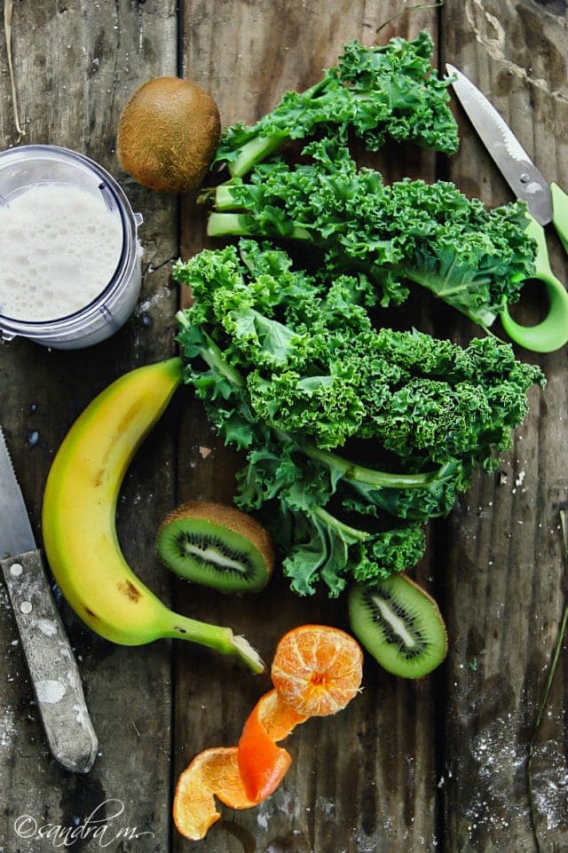 Shamrock Smoothie Kale, Banana, Kiwi and Mandarin Smoothie