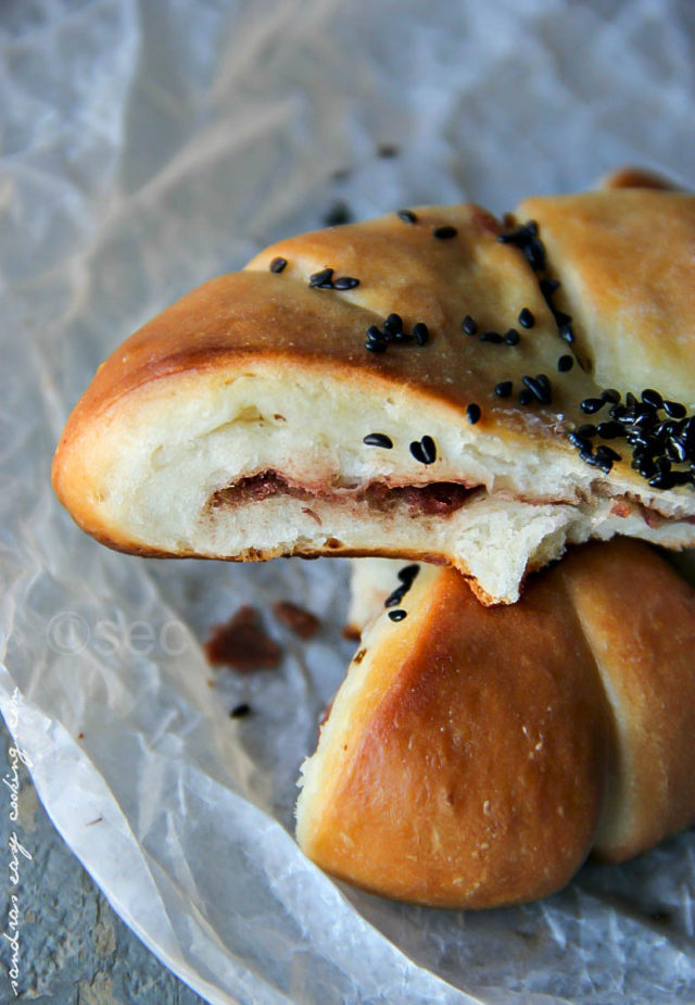 Sweet Bread filled with Red Bean Paste