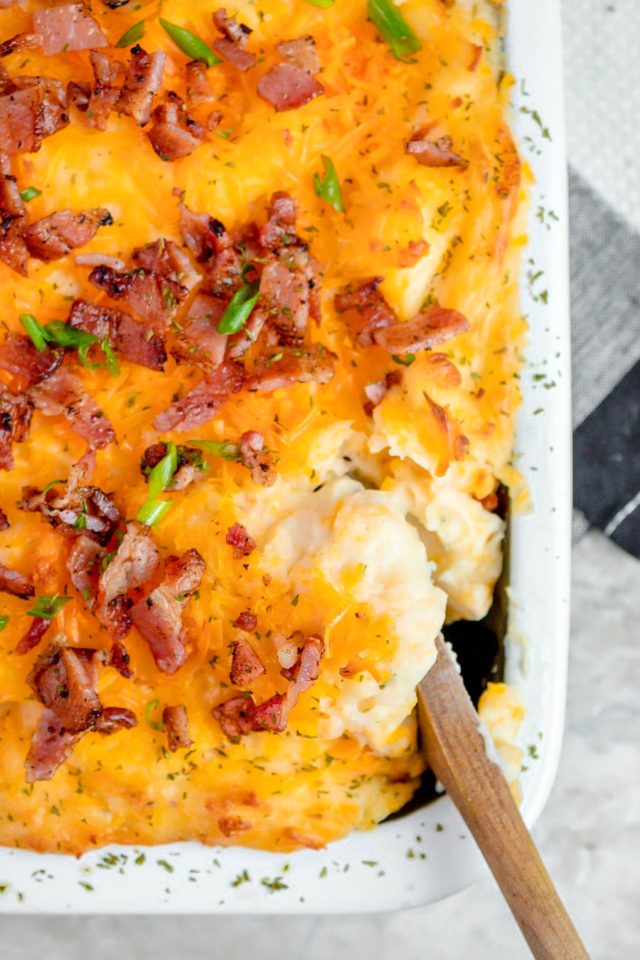 Loaded Mashed Potato Casserole, in my opinion, is one of the best side dishes for the holiday season, as well as all year round weeknight dinner dish.
