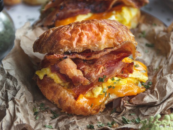 https://www.sandraseasycooking.com/wp-content/uploads/2020/01/Bacon-Eggs-and-Cheese-Croissant-Sandwiches-9-720x540.jpg