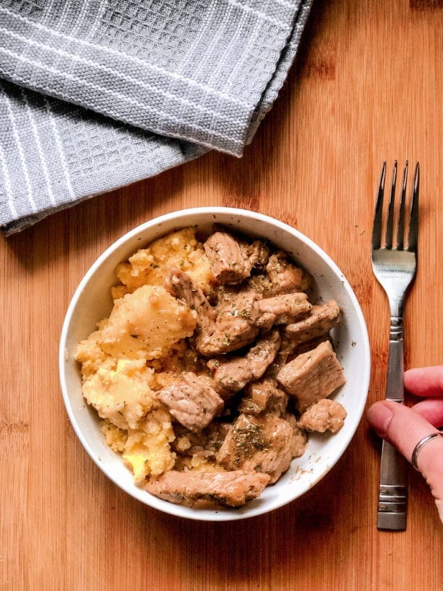 Cornmeal with Pork and Onion