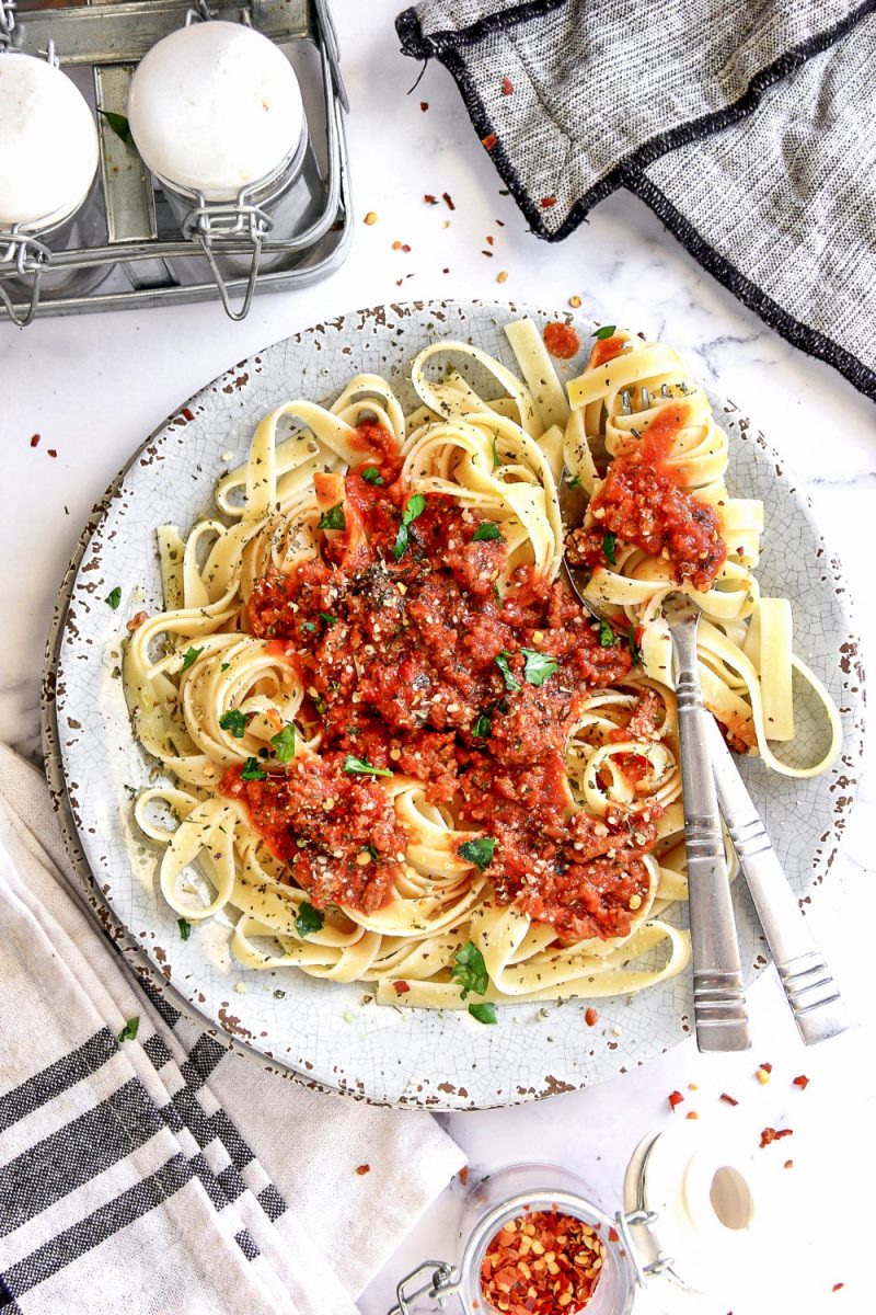 Homemade Date Night Dinners: and Easy Pasta with Beef Sauce