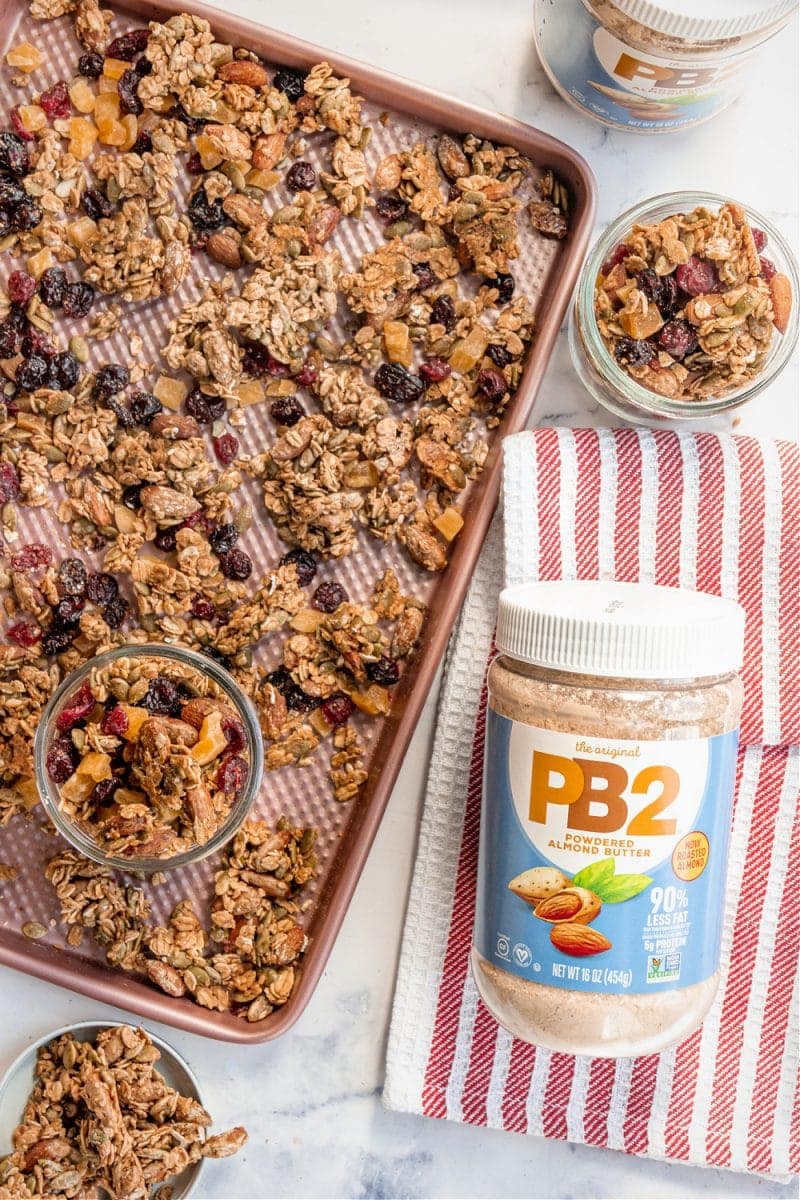 Homemade Granola with Oats, Almonds and Dried Fruit SNACKS