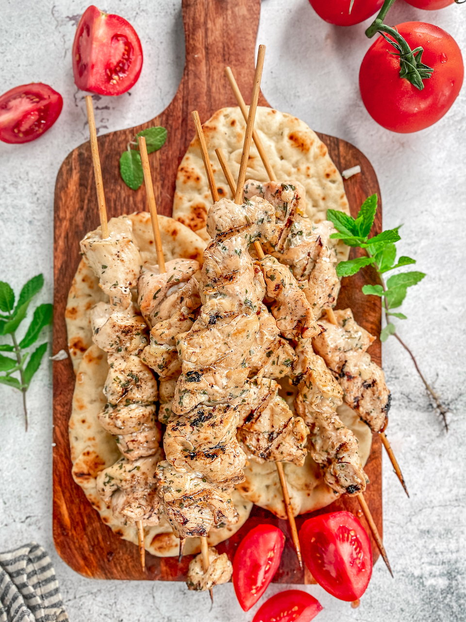 Chicken Skewers with Naan and tomatoes